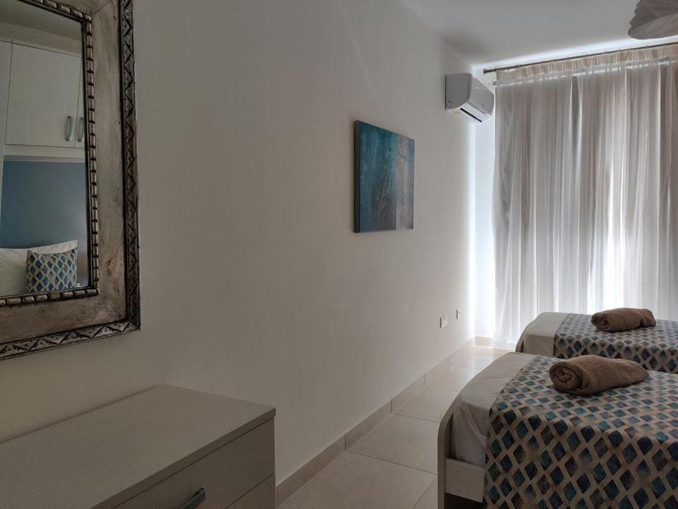 Beautiful, Sea View 2 Bedrooms Apartment, Marsalforn, Gozo 외부 사진